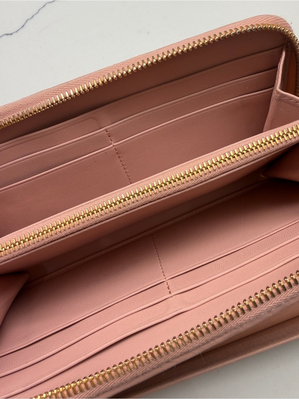 Miu Miu Blush Pink Matelassé Leather Zip Clutch with Gold Logo - Picture 3 of 3